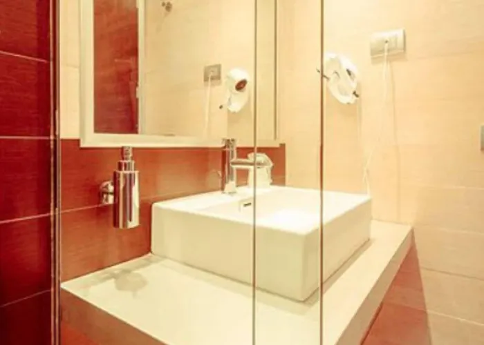 Ways Garden & Leisure 4* Roma