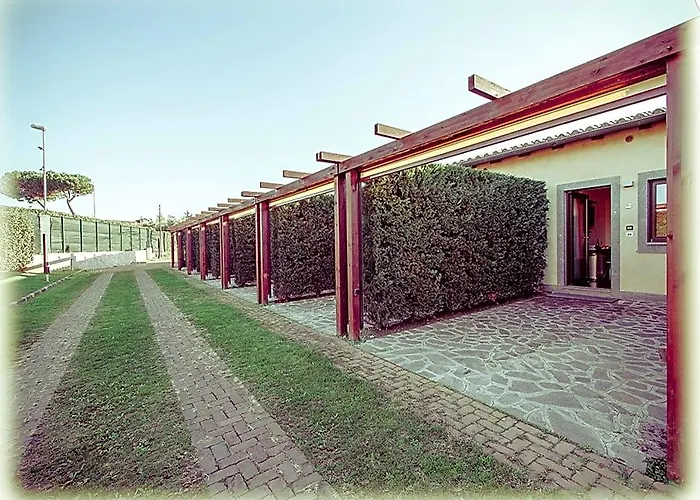 Ways Garden & Leisure 4*